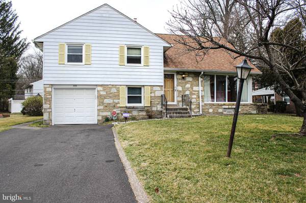 533 W WAVERLY RD, Glenside, PA 19038