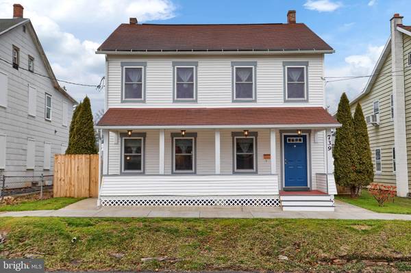 739 STATE ST, Millersburg, PA 17061