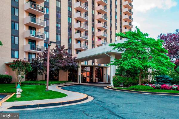 7420 WESTLAKE TER #312, Bethesda, MD 20817