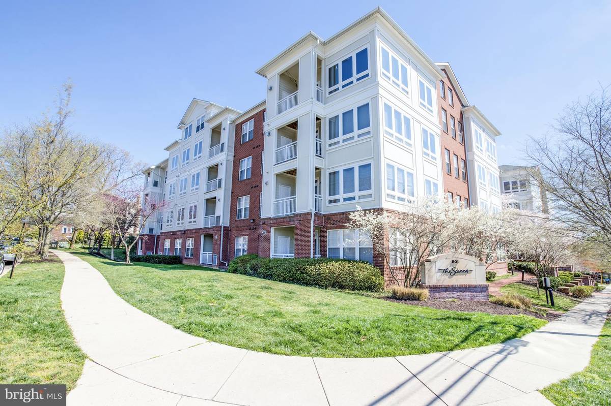 Arlington, VA 22204,801 S GREENBRIER ST #305