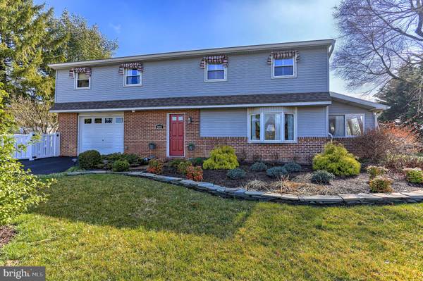 2053 STOVERSTOWN RD, Spring Grove, PA 17362