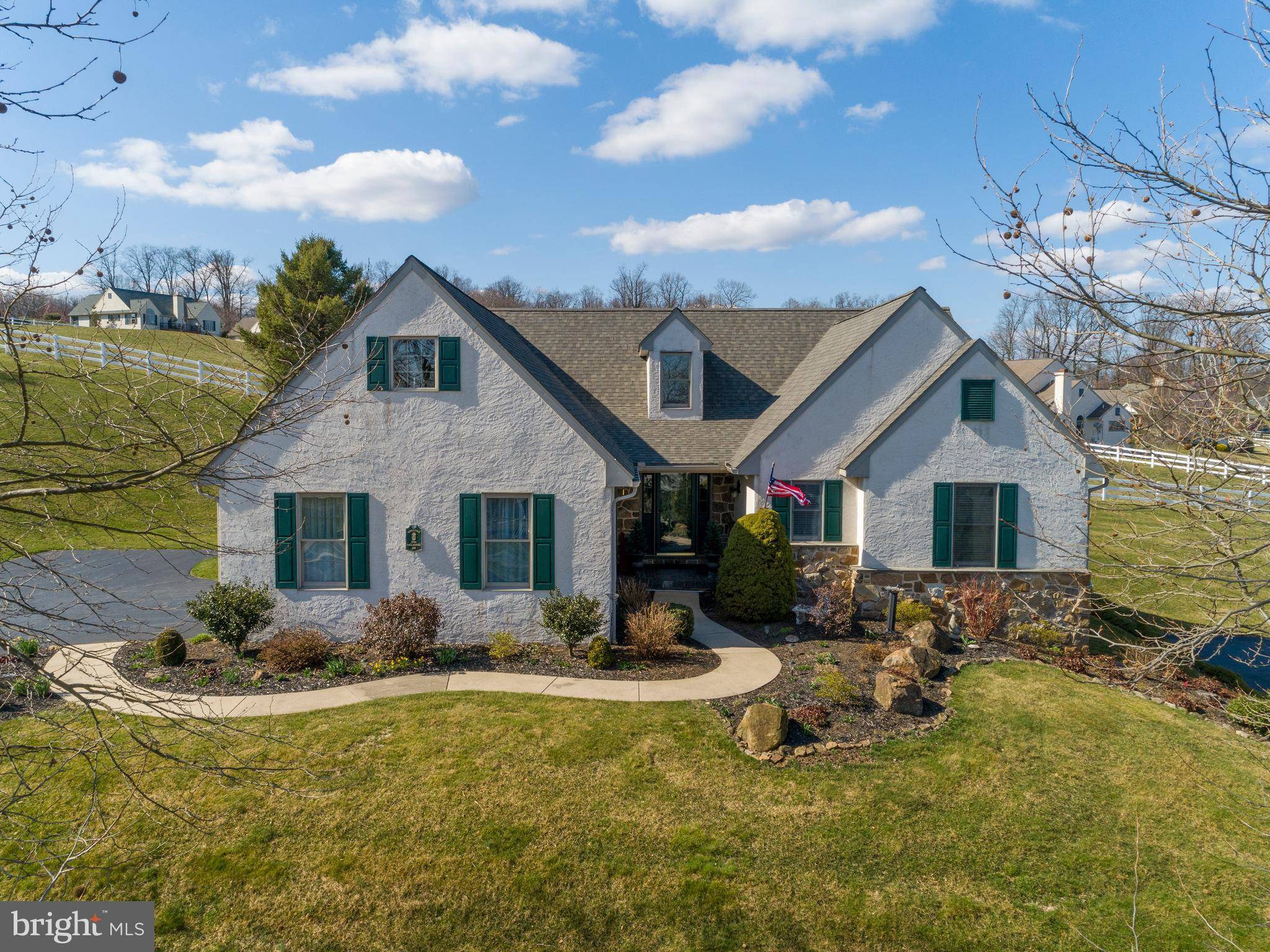 216 S PINE ST, Elverson, PA 19520