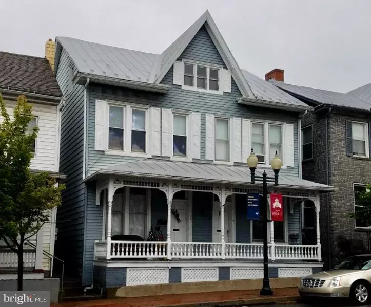 39-41 E MAIN ST, Annville, PA 17003