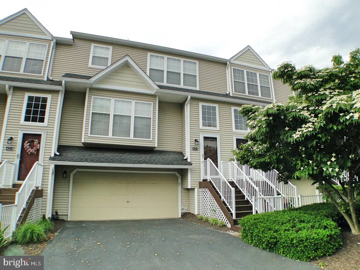 West Chester, PA 19382,425 LAKE GEORGE CIR