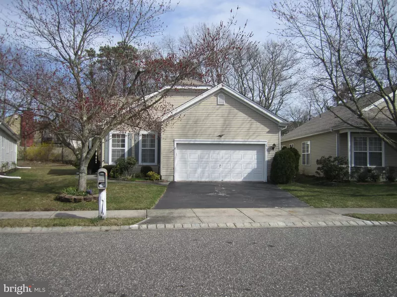 21 ROBIN LN, Barnegat, NJ 08005