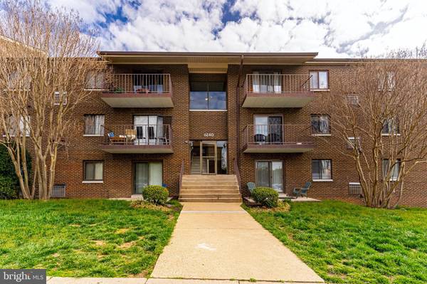 6240 EDSALL RD #202, Alexandria, VA 22312