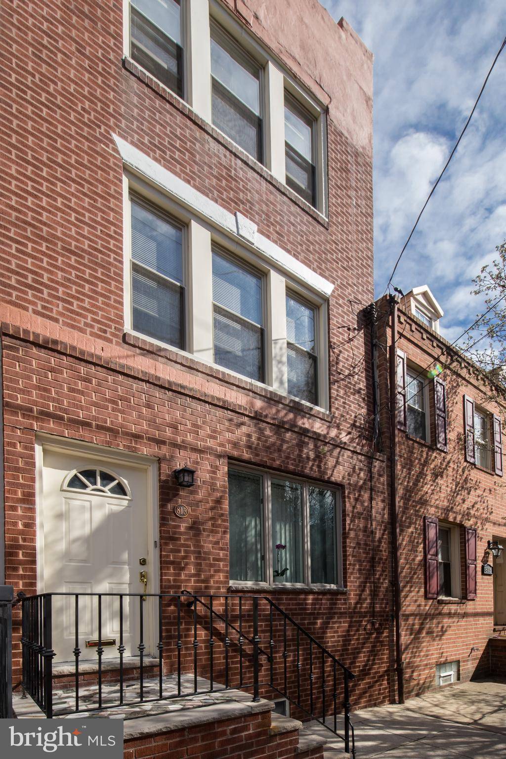 Philadelphia, PA 19147,813 S 10TH ST
