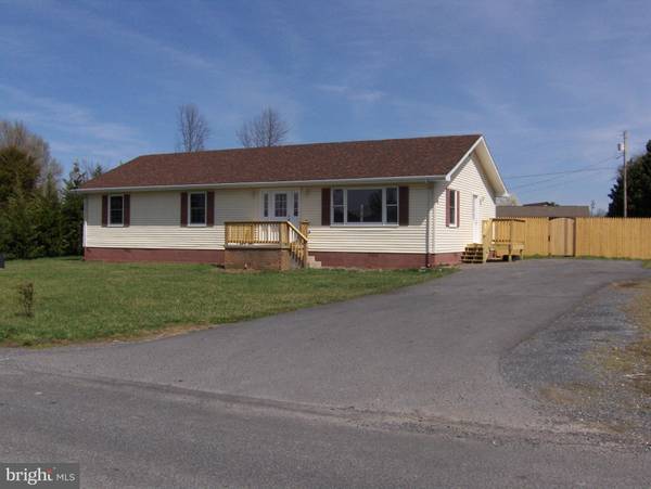 16 BRADDOCK BLVD, Inwood, WV 25428