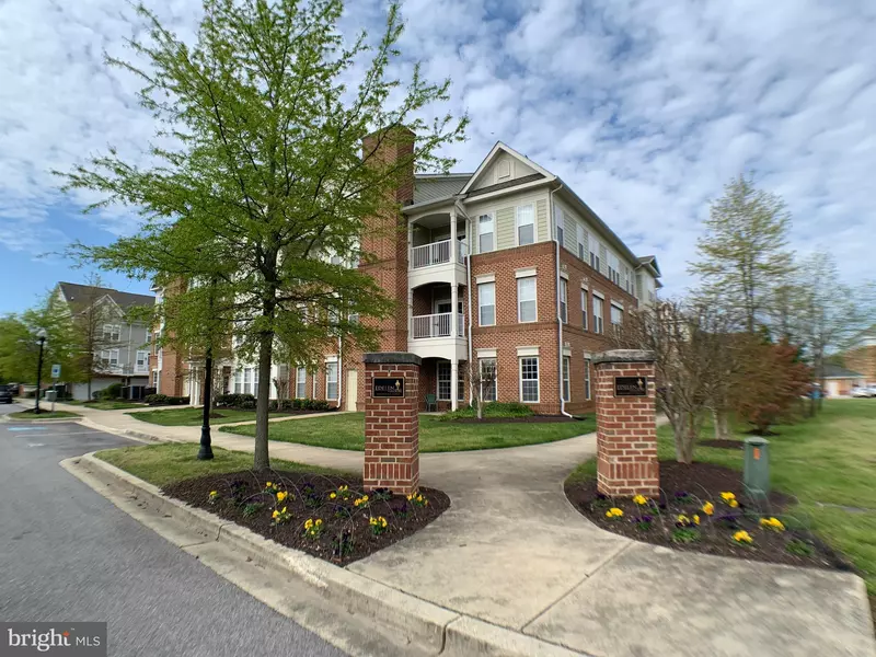 200 EDELEN STATION PL #202, La Plata, MD 20646