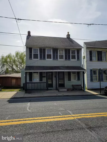 32 LANCASTER AVE, Columbia, PA 17512