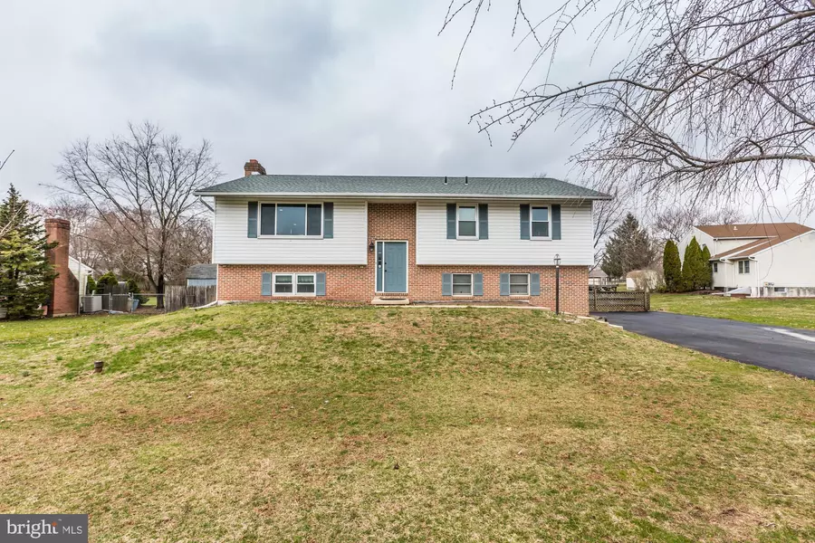 1442 MENSCH LN, Gilbertsville, PA 19525