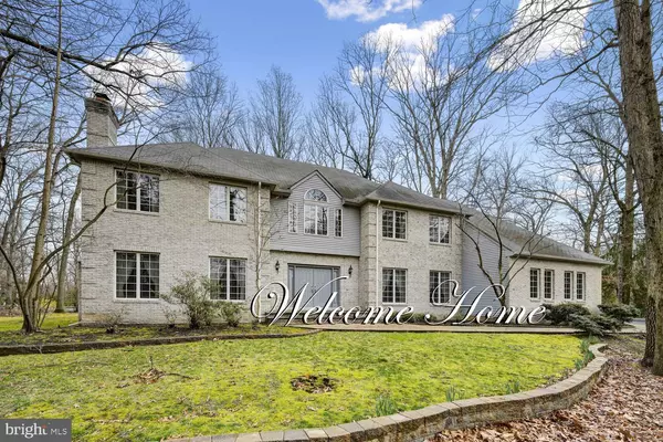 8 PARTRIDGE RUN, Princeton Junction, NJ 08550