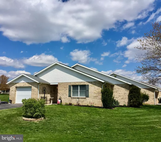 2411 MCCLEARY DR, Chambersburg, PA 17201