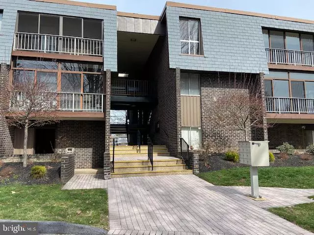 6 STONEHENGE CIR #8, Baltimore, MD 21208