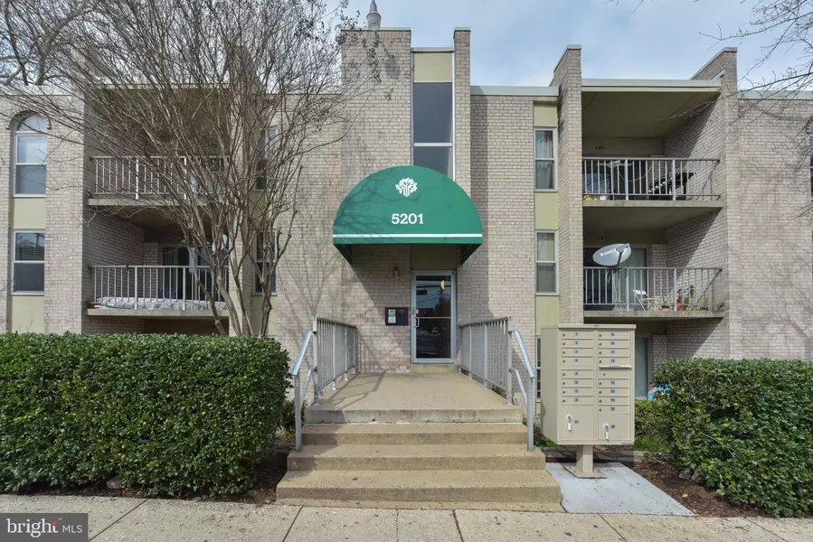 5201 DUKE ST #303, Alexandria, VA 22304