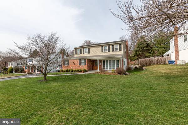 206 OAKWYNNE RD, Broomall, PA 19008