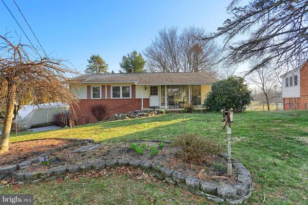 302 MCLAND RD, Mount Holly Springs, PA 17065