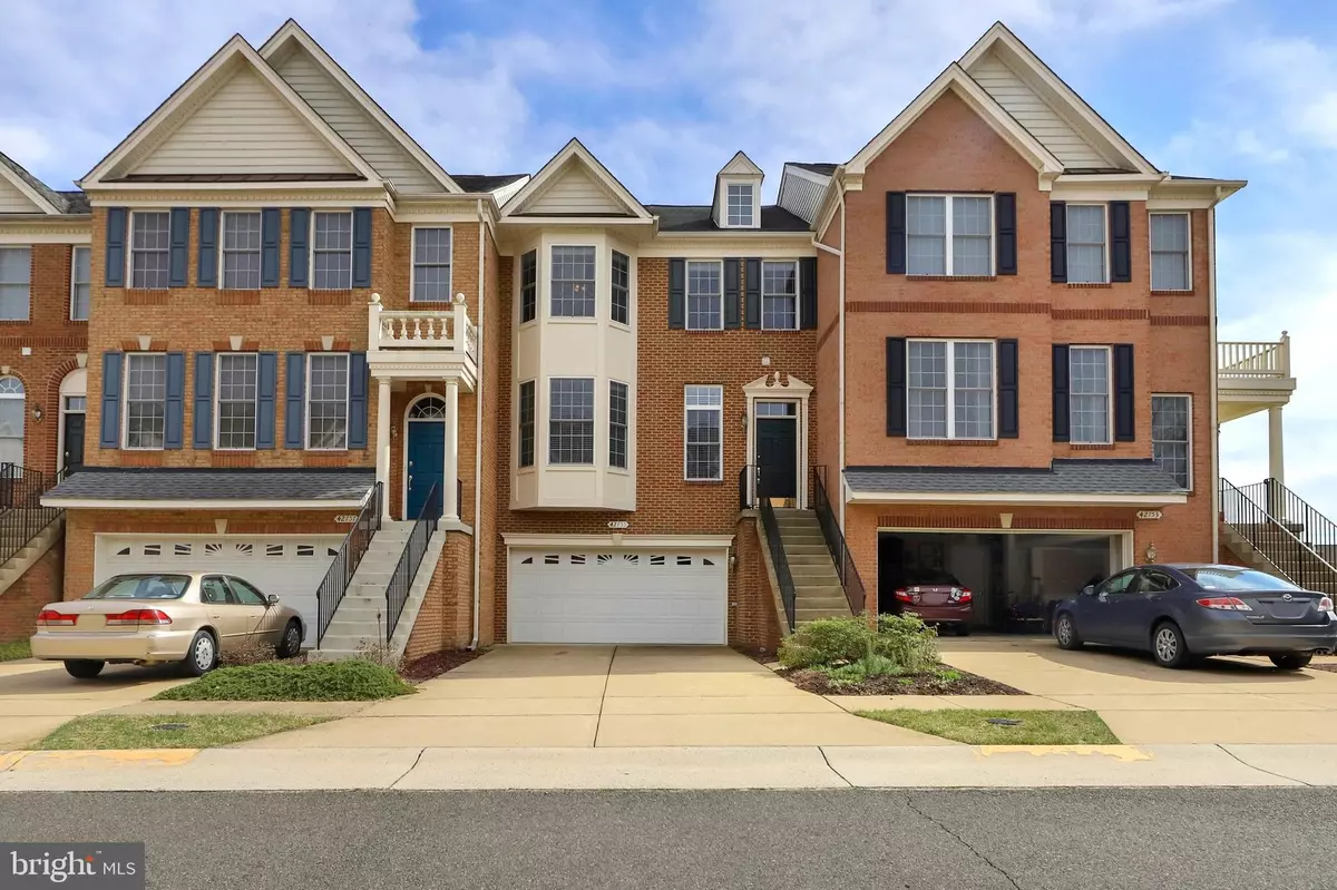 Chantilly, VA 20152,42755 LOCKLEAR TER