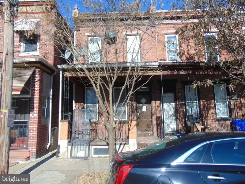 813 WALNUT ST, Camden, NJ 08103