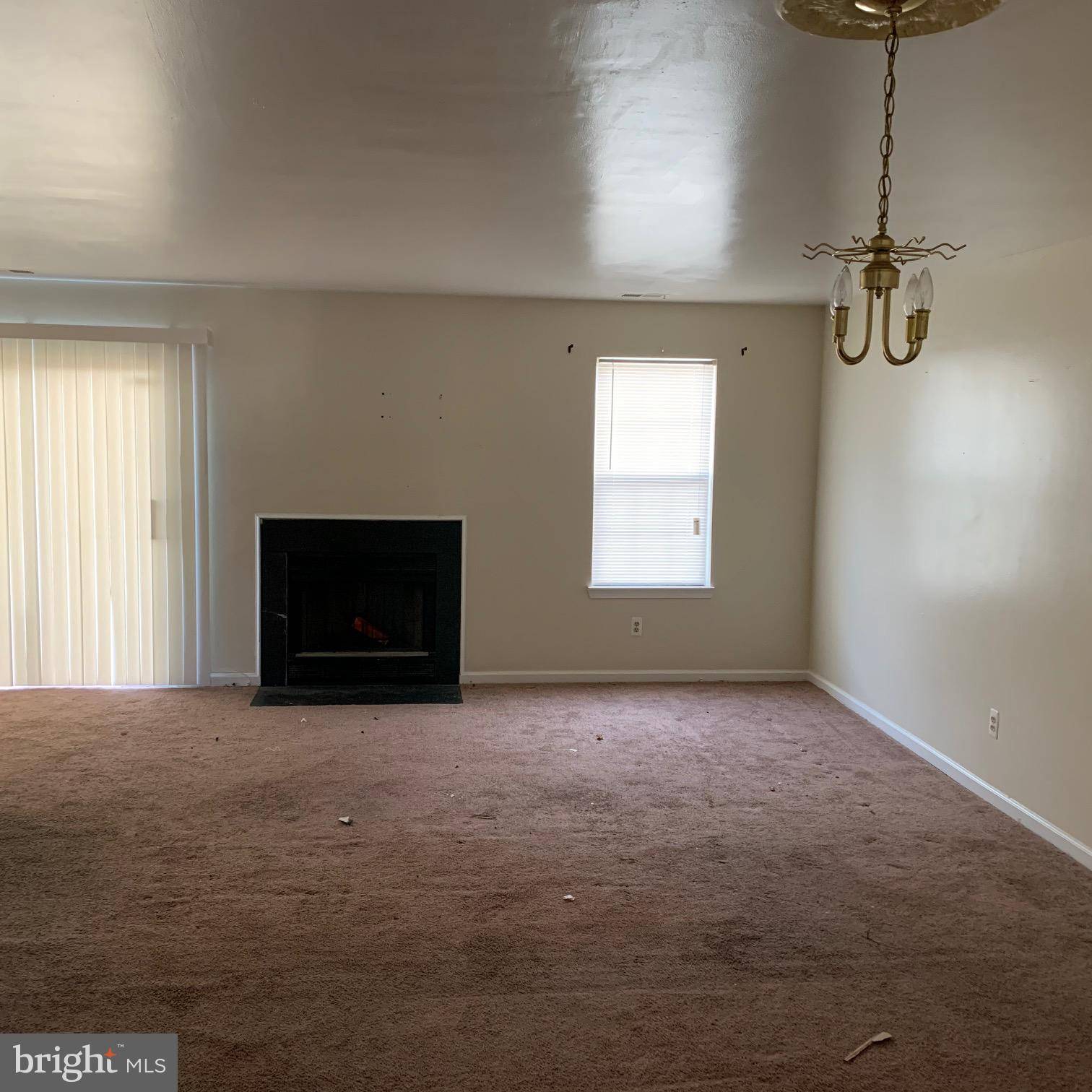 Dumfries, VA 22025,16215 TACONIC CIR