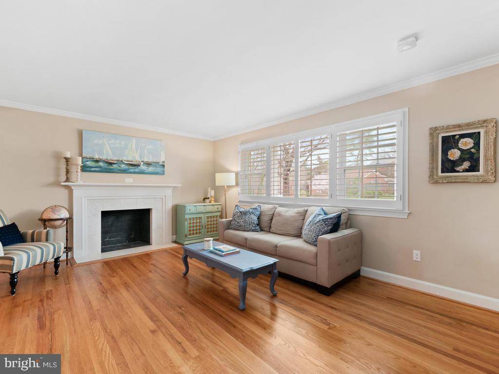 Alexandria, VA 22302,602 PUTNAM PL