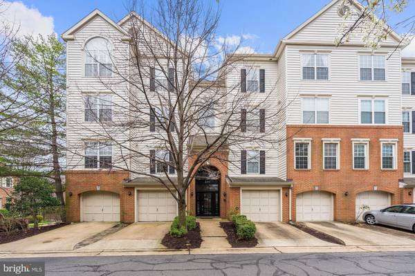 2331 HENSHAW PL #201, Alexandria, VA 22311