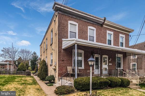 17 PARK AVE, Jenkintown, PA 19046