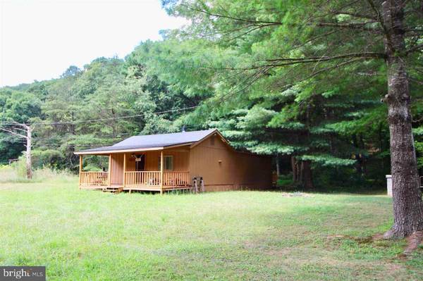 39 TOTEM POLE LN, Sugar Grove, WV 26815