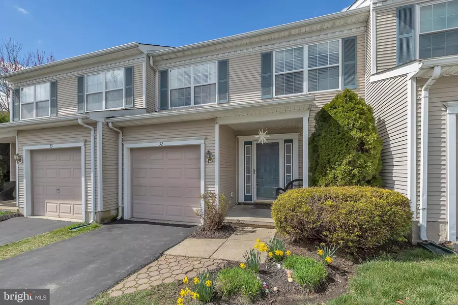 32 QUINCE CIR, Newtown, PA 18940