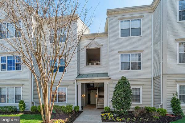 12461 HAYES CT #304, Fairfax, VA 22033