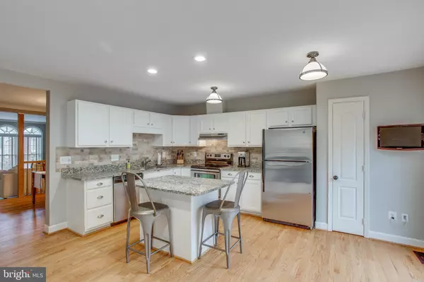 Fairfax, VA 22033,3918 MAXIMILIAN CT