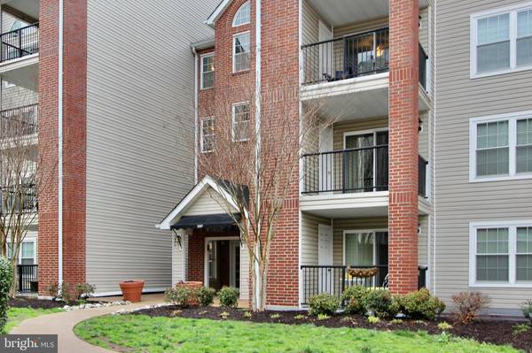 3307 WYNDHAM CIR #1165, Alexandria, VA 22302