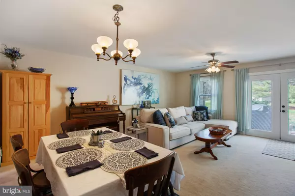 Media, PA 19063,121 CEDAR CT