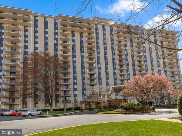 7420 WESTLAKE TER #1302, Bethesda, MD 20817