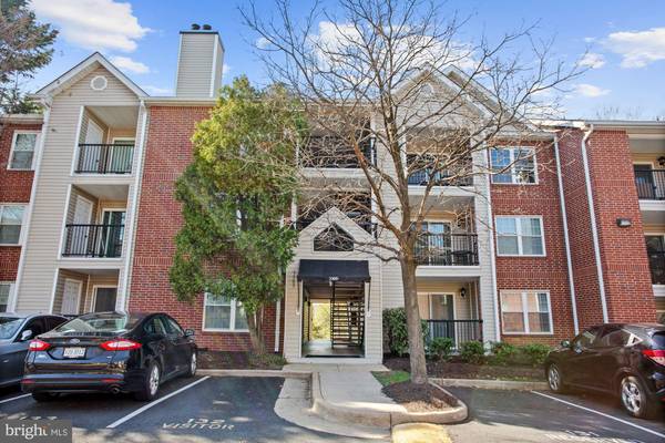 3305 WYNDHAM CIR #354, Alexandria, VA 22302