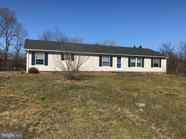 84 GLOSSY IBUS LN, Martinsburg, WV 25405