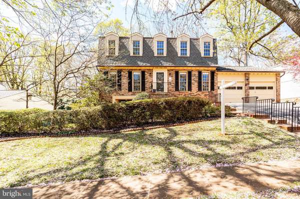 Mclean, VA 22102,1352 SNOW MEADOW LN