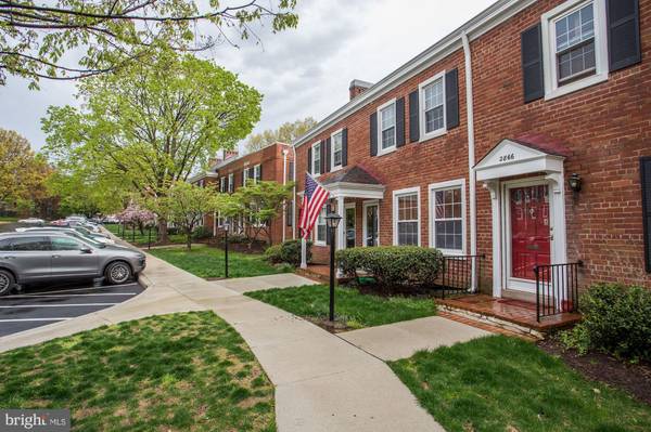 2868 S BUCHANAN ST, Arlington, VA 22206