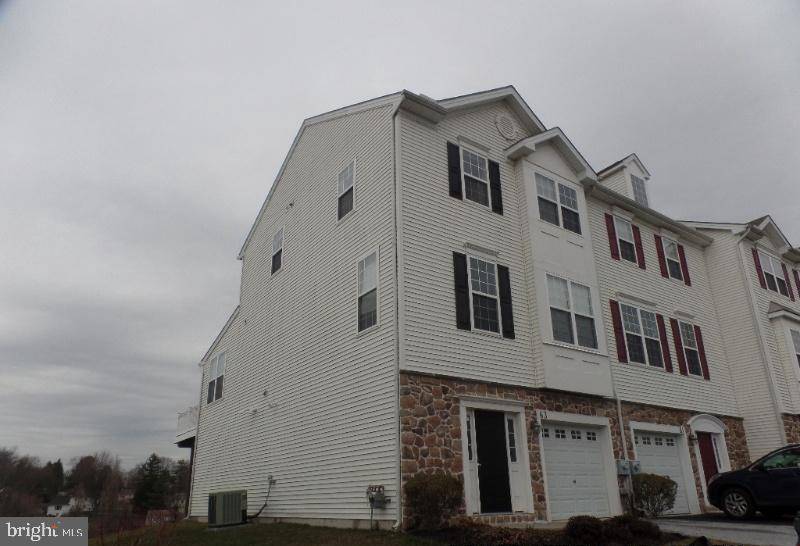 63 NARRAGANSETT LN, Coatesville, PA 19320