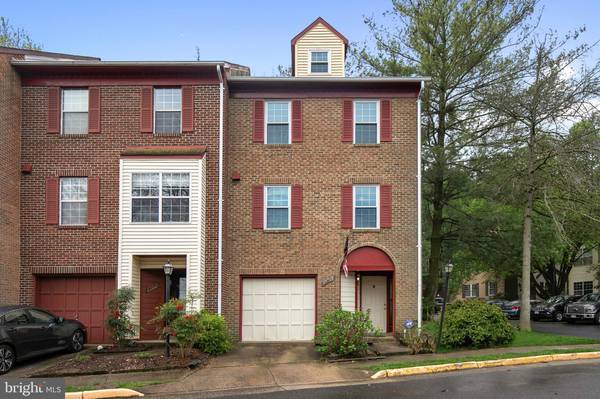 6079 HEATHERWOOD DR, Alexandria, VA 22310