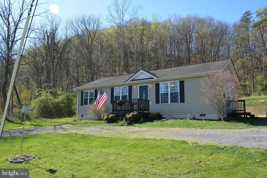 618 HICKORY LN, Woodstock, VA 22664