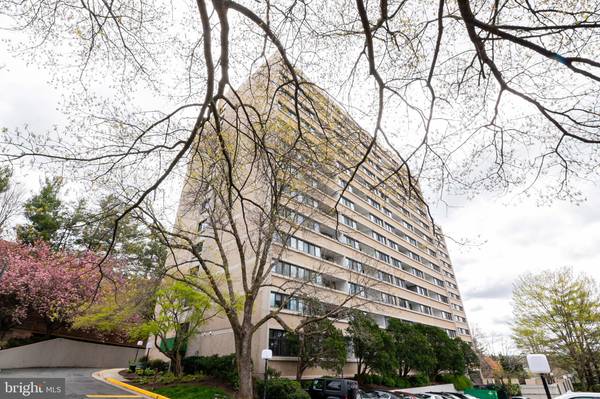 5911 EDSALL RD #813, Alexandria, VA 22304