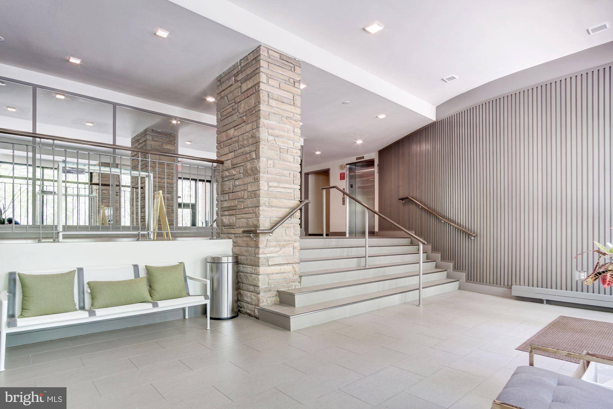 Washington, DC 20007,2325 42ND ST NW #218