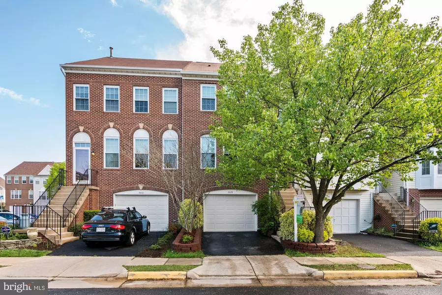 6628 CHARLES GREEN SQ, Alexandria, VA 22315