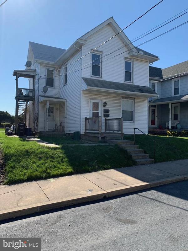 30 S ROBERTS AVE, New Holland, PA 17557