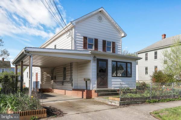 908 W ADDITION ST, Martinsburg, WV 25401