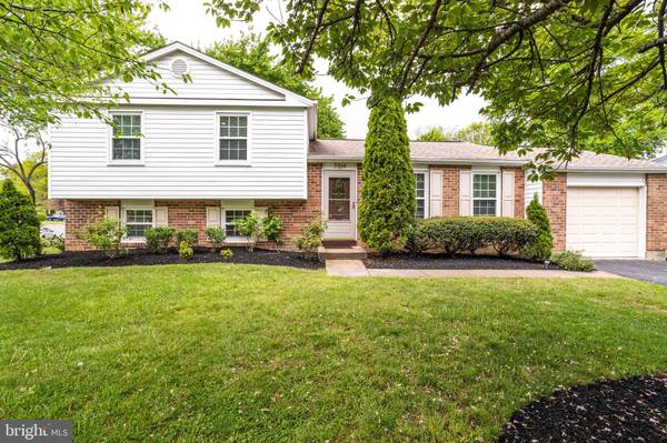 7104 BONNIEMILL LN, Springfield, VA 22150