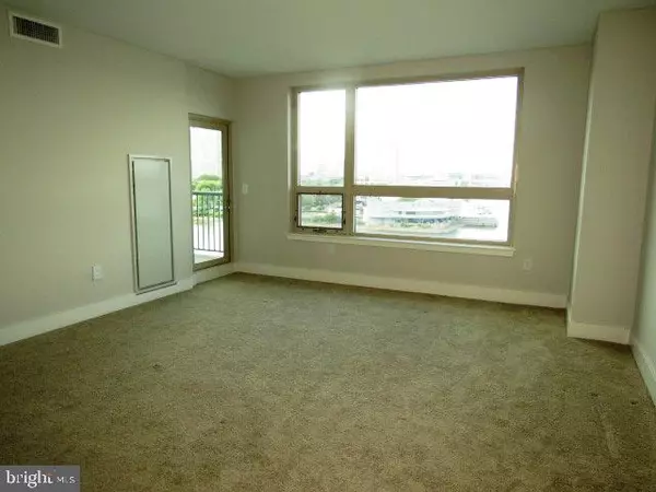 Philadelphia, PA 19147,717 S COLUMBUS BLVD #619