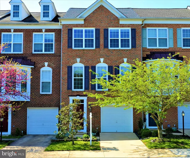 8259 SINGLELEAF LN, Lorton, VA 22079