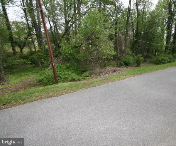 Accokeek, MD 20607,1907 DALE LN